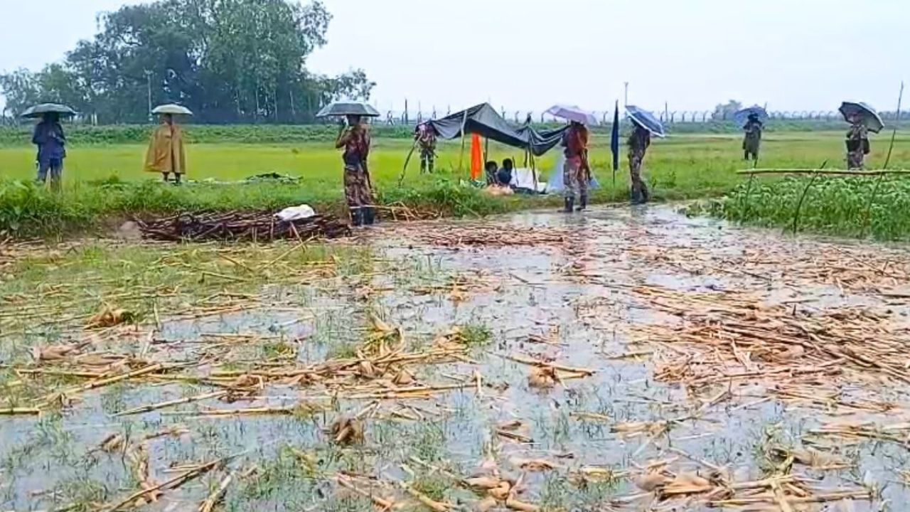 ৯ দিন ধরে শূন্যরেখায় কাটছে ৫ যুবকের মানবেতর জীবন