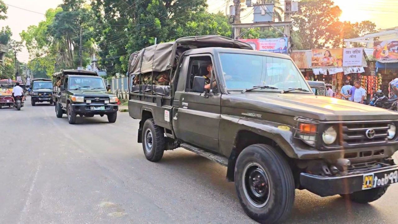 ফরিদপুরে আইনশৃঙ্খলা রক্ষায় মাঠে নেমেছে সেনাবাহিনী