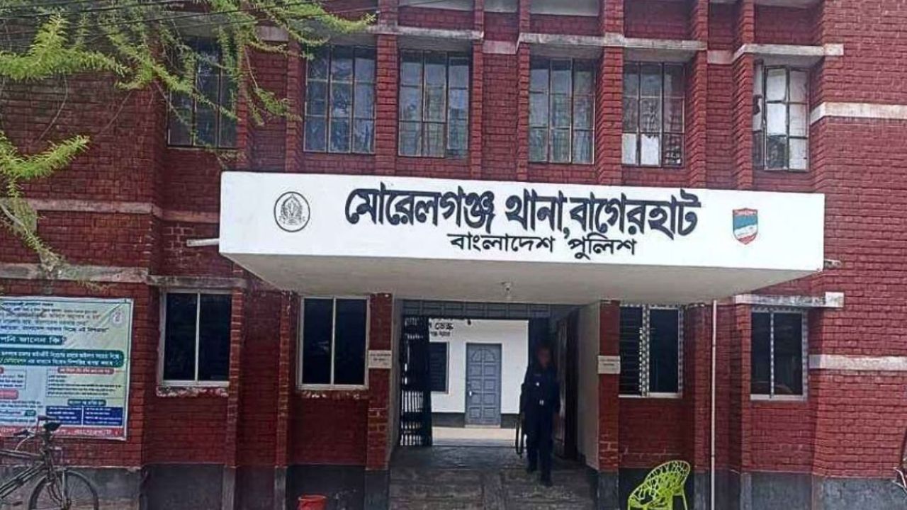 মোরেলগঞ্জে থানার সামনে মোটরসাইকেল চাপায় বৃদ্ধা নিহত