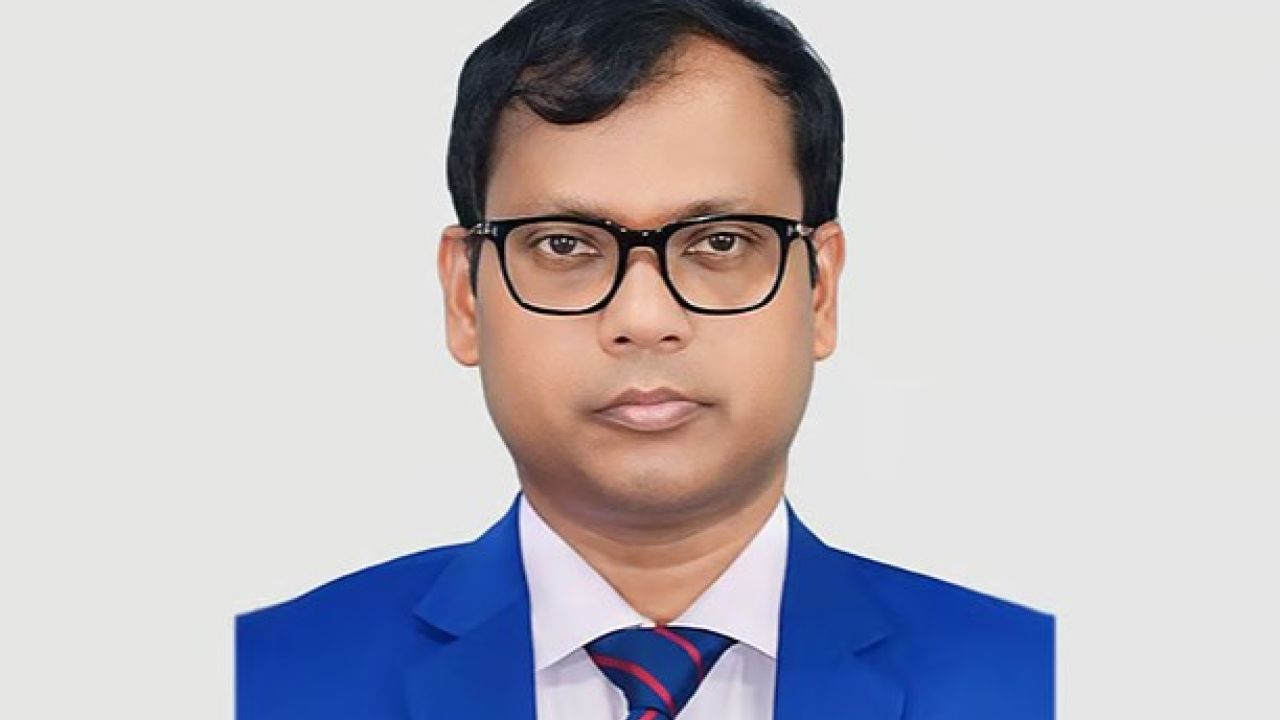 বিদায়েও ডিসি সারওয়ার আলমের নজির