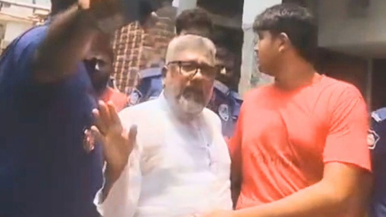 ঝিনাইদহে আ. লীগ নেতাকে পুলিশের কাছ থেকে ‘ছিনিয়ে নেওয়ার’ অভিযোগ