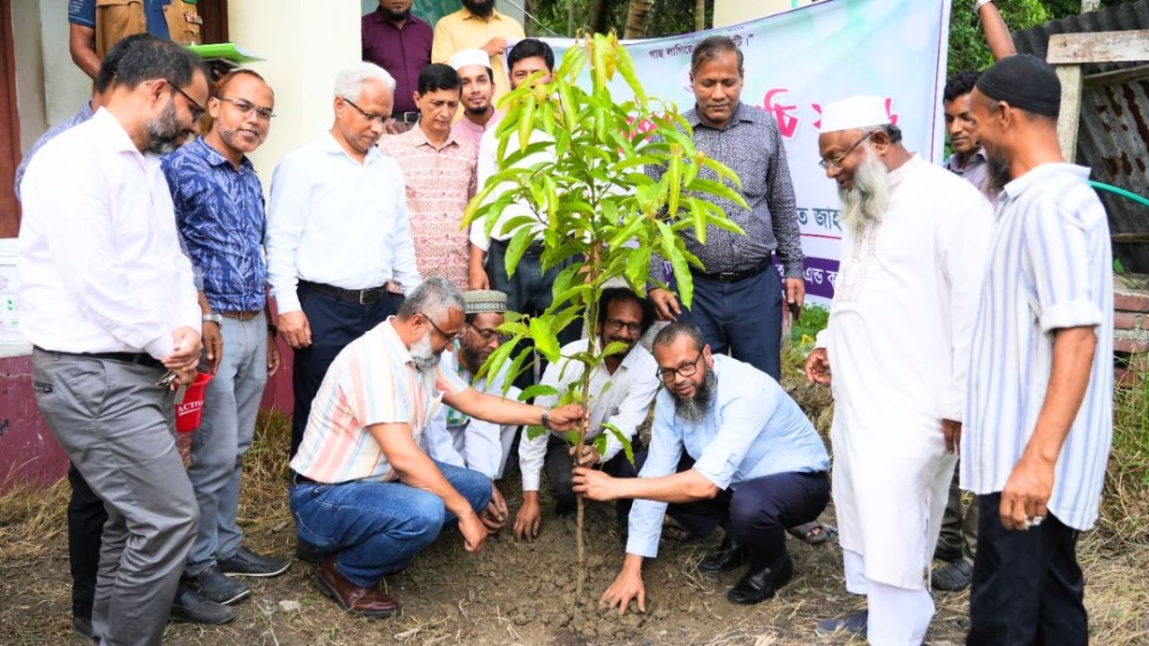 পবিপ্রবি উপাচার্যকে সৃজনী বিদ্যানিকেতনের সংবর্ধনা