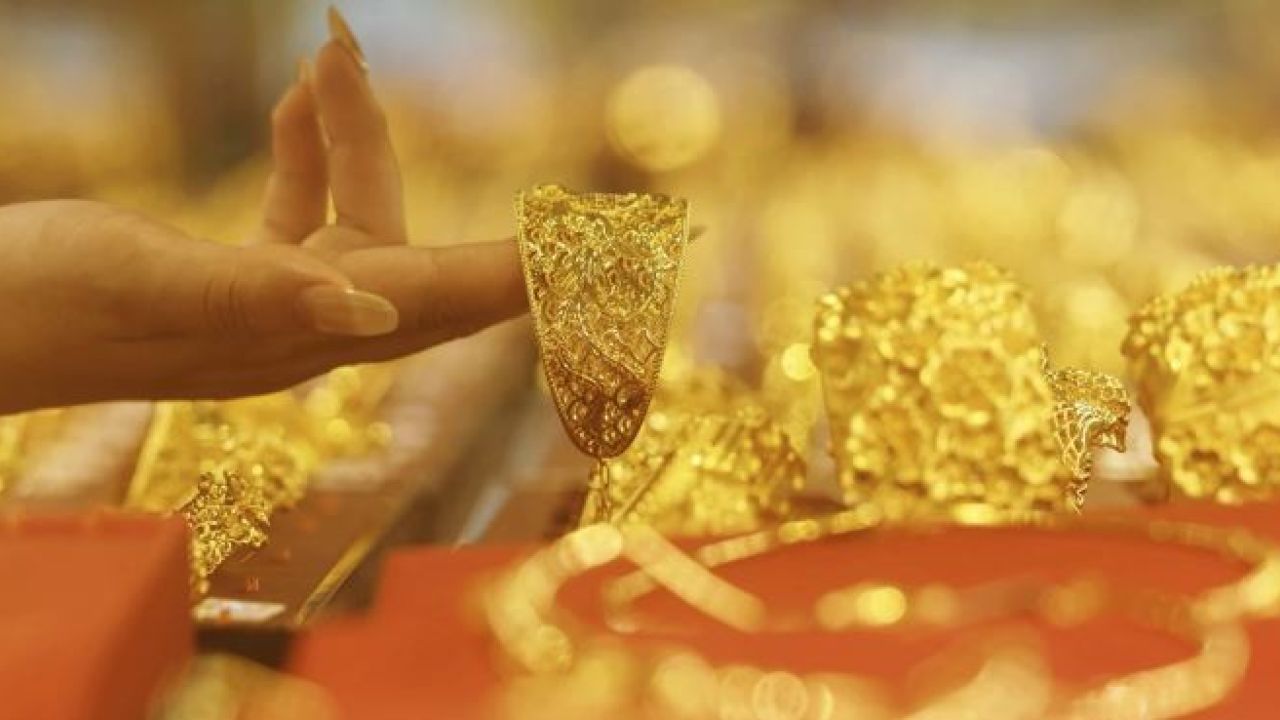 সোনার দাম কমল, ভরিতে ৫৪৮২ টাকা