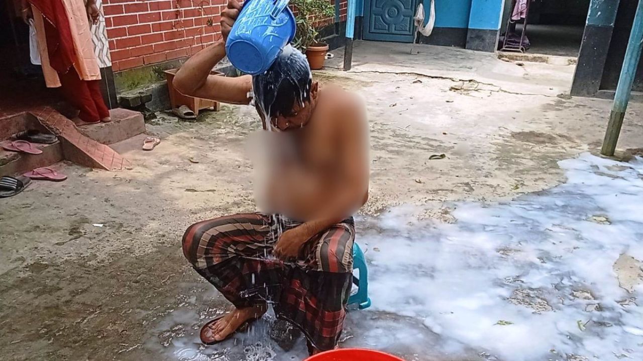 দুধ দিয়ে গোসল করে কেন রাজনীতি ছাড়লেন বিএনপি কর্মী