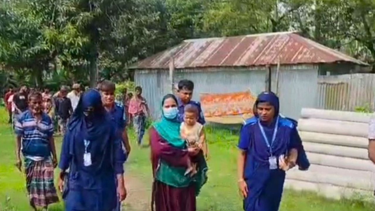 গোবিন্দগঞ্জে 'হানিট্র্যাপ' চক্রের নারী সদস্যসহ গ্রেপ্তার ৩