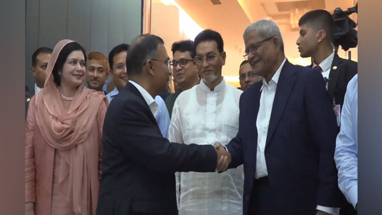 মালয়েশিয়া ও চীন সফর শেষে দেশে ফিরলেন প্রধানমন্ত্রী
