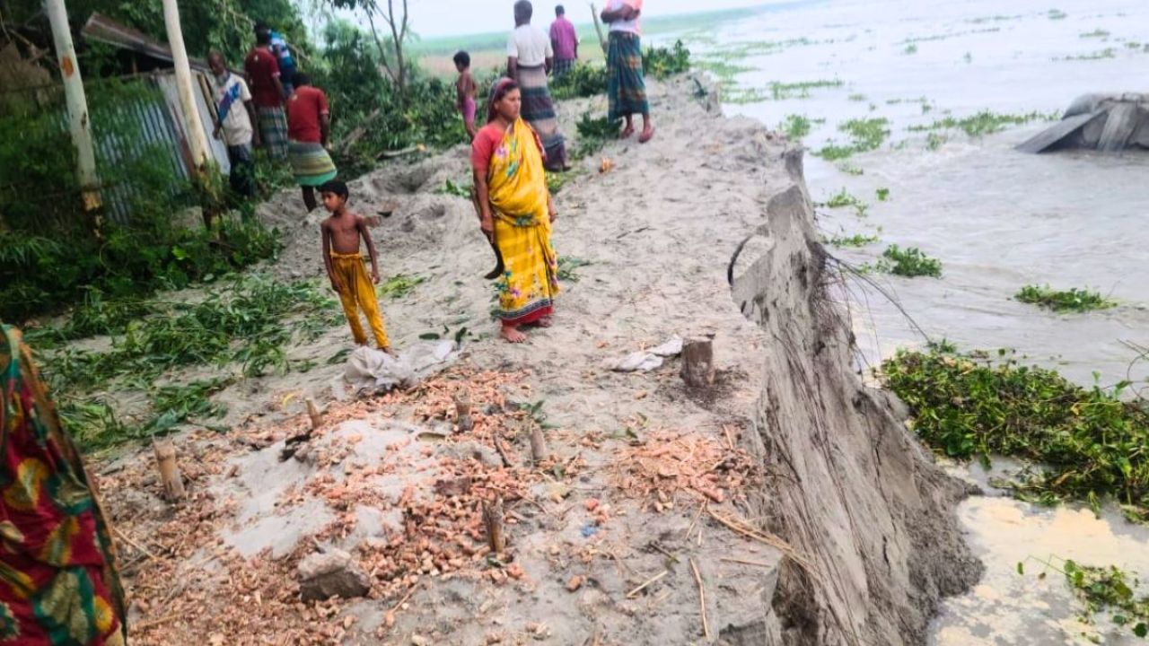 সুন্দরগঞ্জে তিস্তার তান্ডবে এক সপ্তাহে নদীগর্ভে ৫০০ বসতভিটা