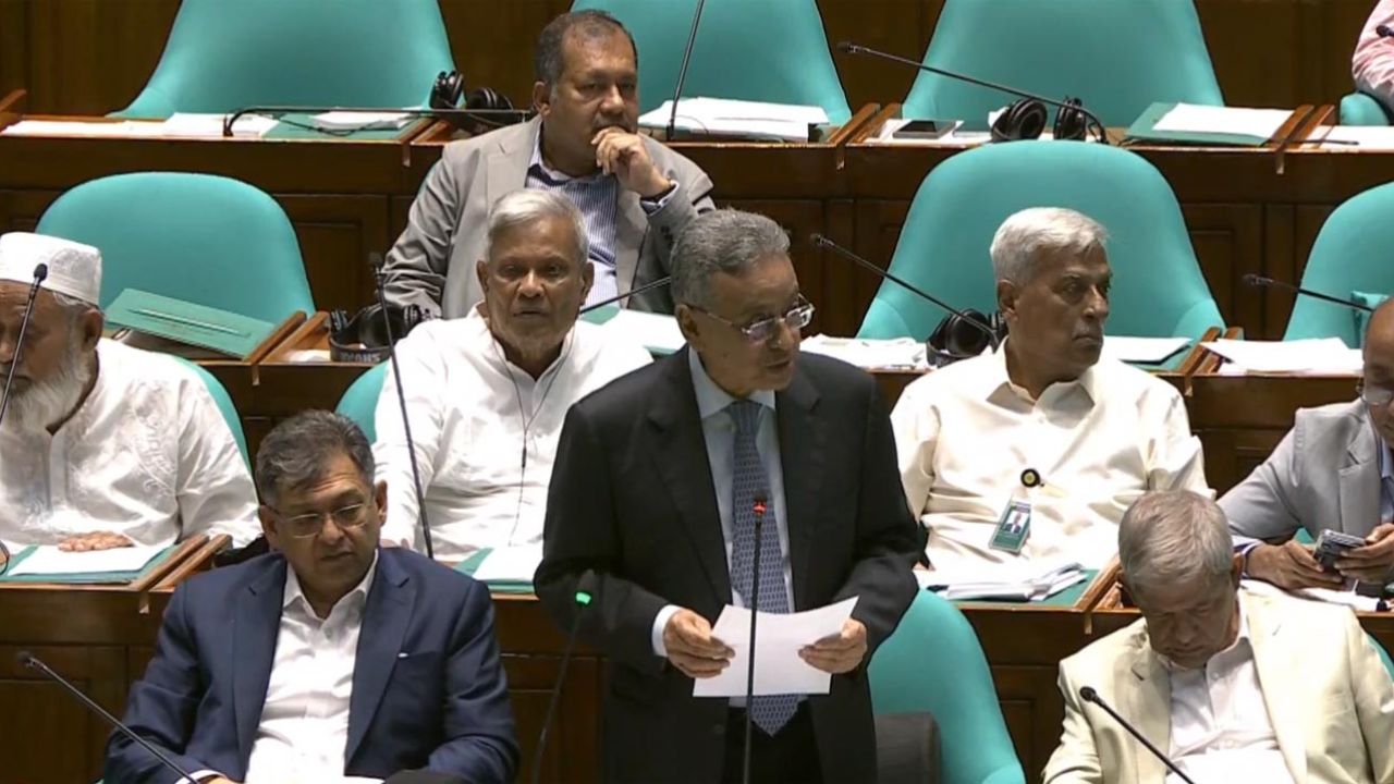 ব্যাংক রেজোল্যুশন আইন: পুরোনো মালিকদের ব্যাংকে ফেরার ধারা বাতিলের ঘোষণা অর্থমন্ত্রীর