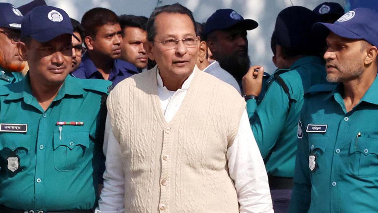 দুপুরে হাসানুল হক ইনুর রায় ঘোষণা, ট্রাইব্যুনাল থেকে হবে সরাসরি সম্প্রচার
