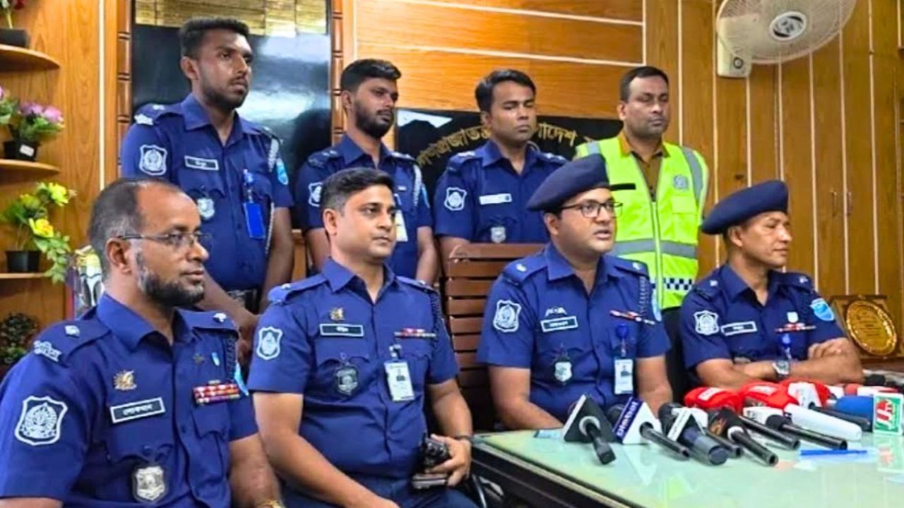 ভাড়াটিয়া মুয়াজ্জিনের হাতেই খুন হলেন নারী