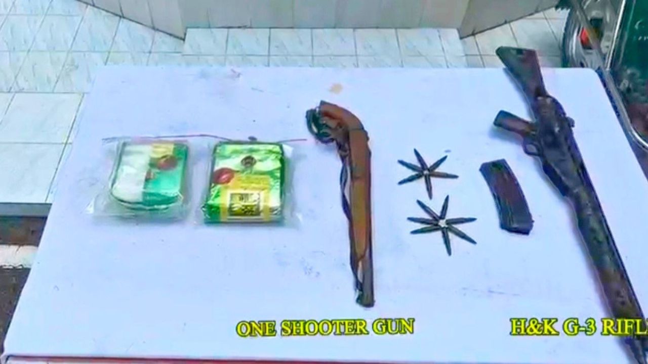 টেকনাফে ১০ কোটি টাকার ‘আইস’ ও রাইফেল উদ্ধার