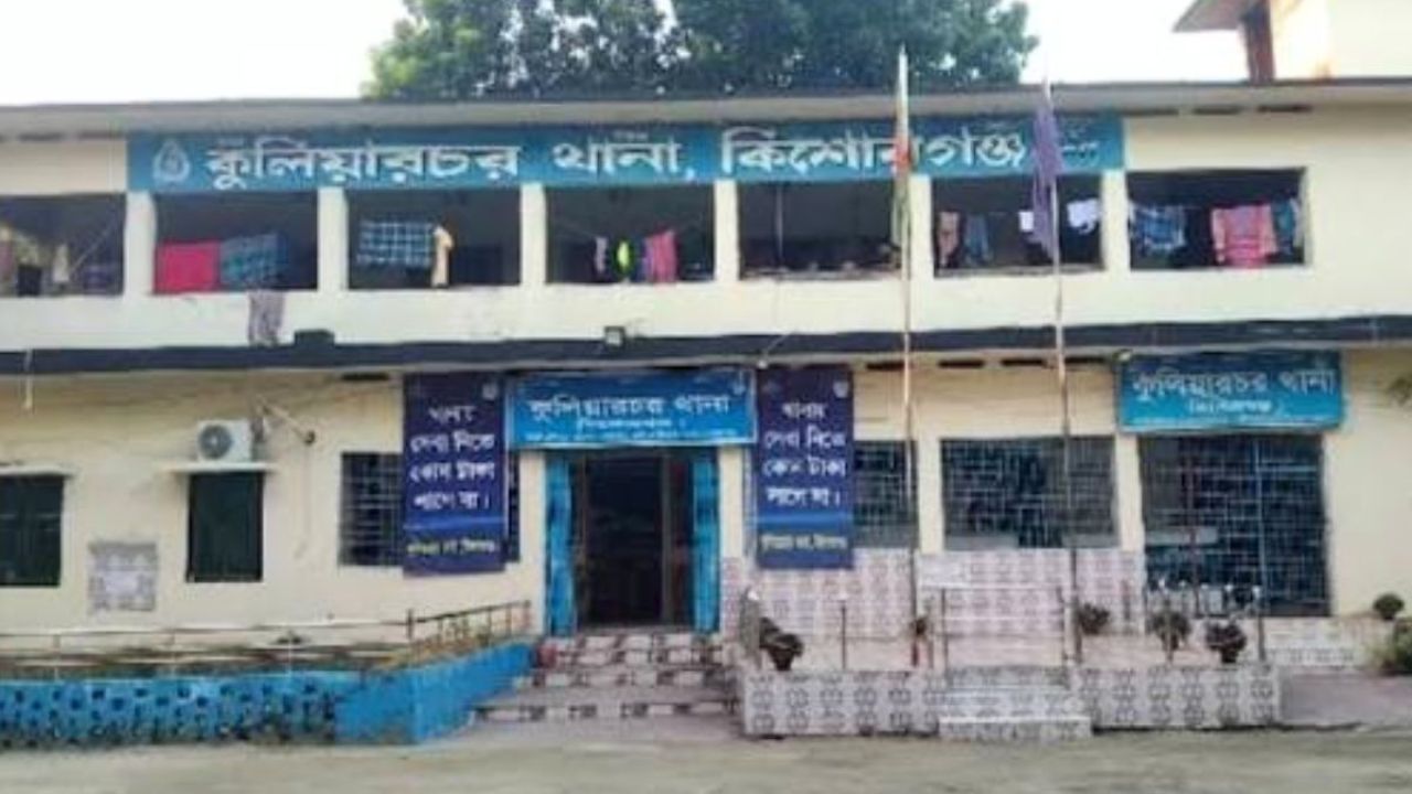 ভ্যান থামিয়ে যুবককে পিটিয়ে হত্যা