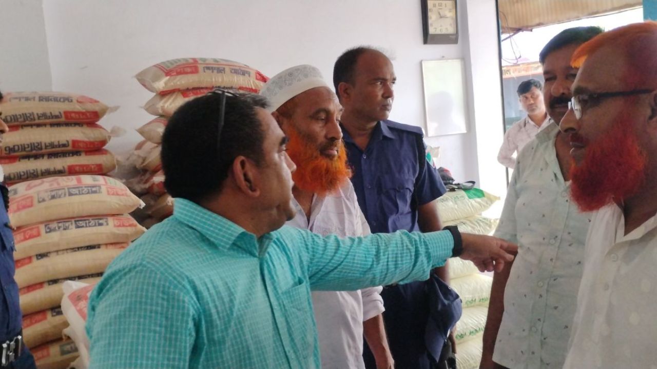 তীর ব্র্যান্ডের নকল ভূষি, ব্যবসায়ীকে জরিমানা