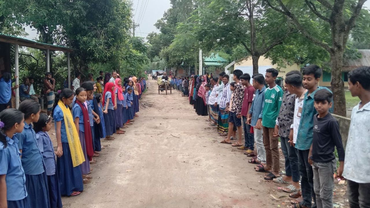 মধুপুরে স্কুলছাত্রীকে ধর্ষণচেষ্টা, অভিযুক্তের শাস্তির দাবি