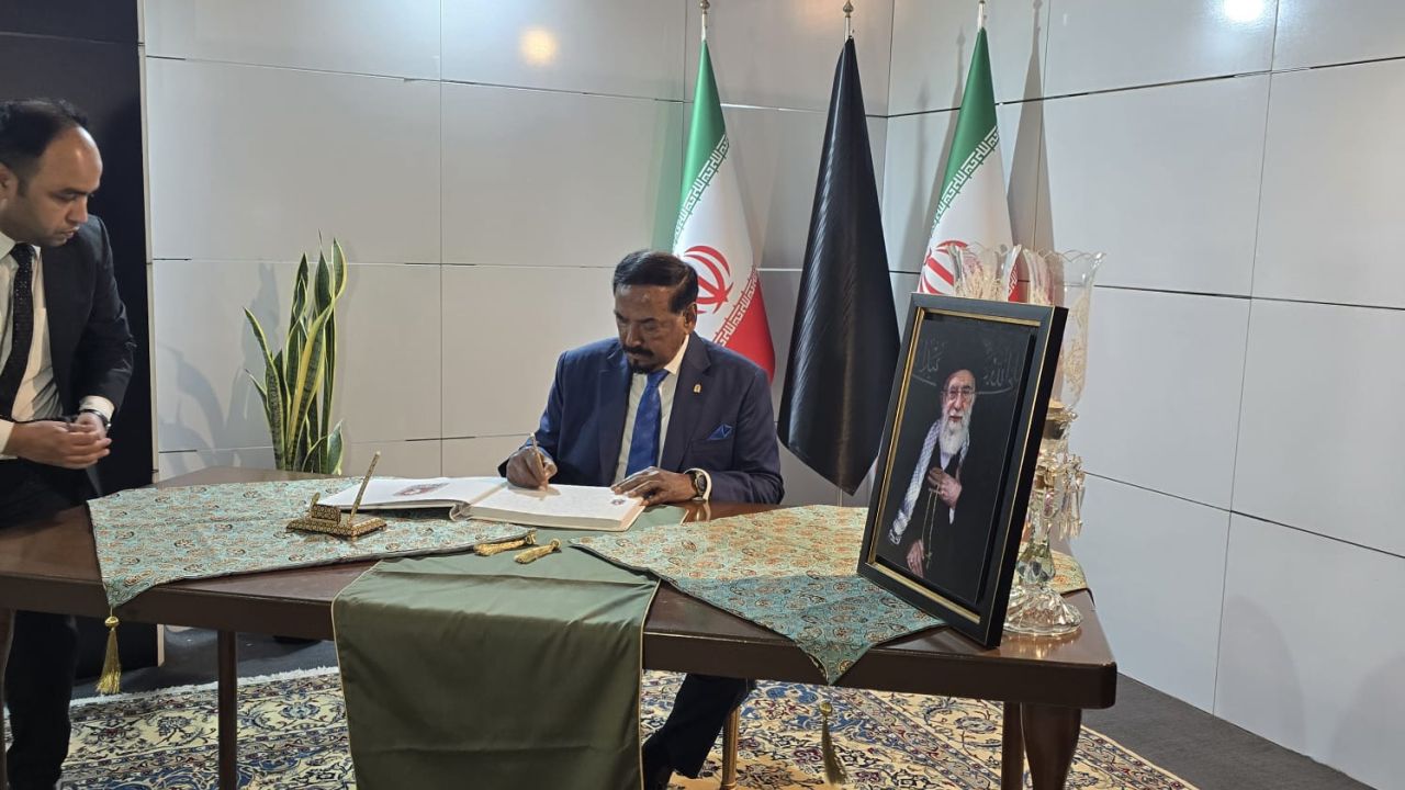 খামেনির রাষ্ট্রীয় অন্ত্যেষ্টিক্রিয়ায় স্পিকার, একাধিক দ্বিপক্ষীয় বৈঠক