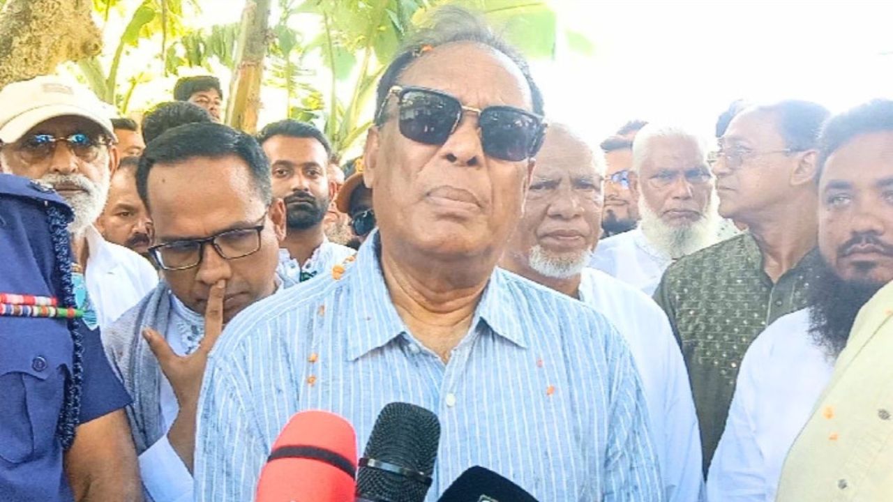 শিশু-কিশোরদের সোশ্যাল মিডিয়া ব্যবহারে কড়াকড়ির ইঙ্গিত আইসিটি মন্ত্রীর