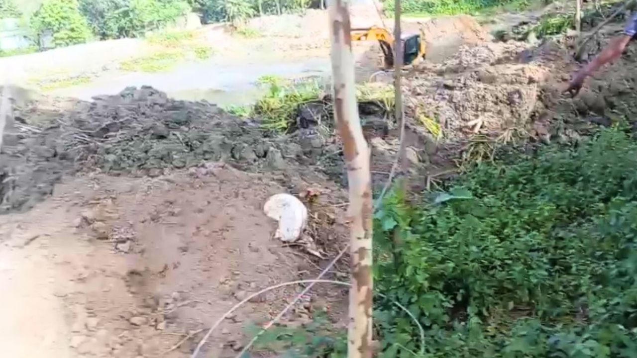 রাণীনগরে পুকুর খননকারীদের অবহেলায় ঝরল শিশুর প্রাণ