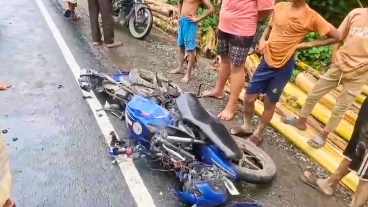 ফরিদপুরে বাস-মোটরসাইকেল সংঘর্ষে দুই যুবক নিহত