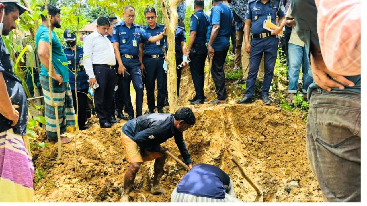 সৌদি যাওয়ার গল্প শুনিয়ে স্ত্রীকে হত্যা করে পুঁতে রাখলেন স্বামী