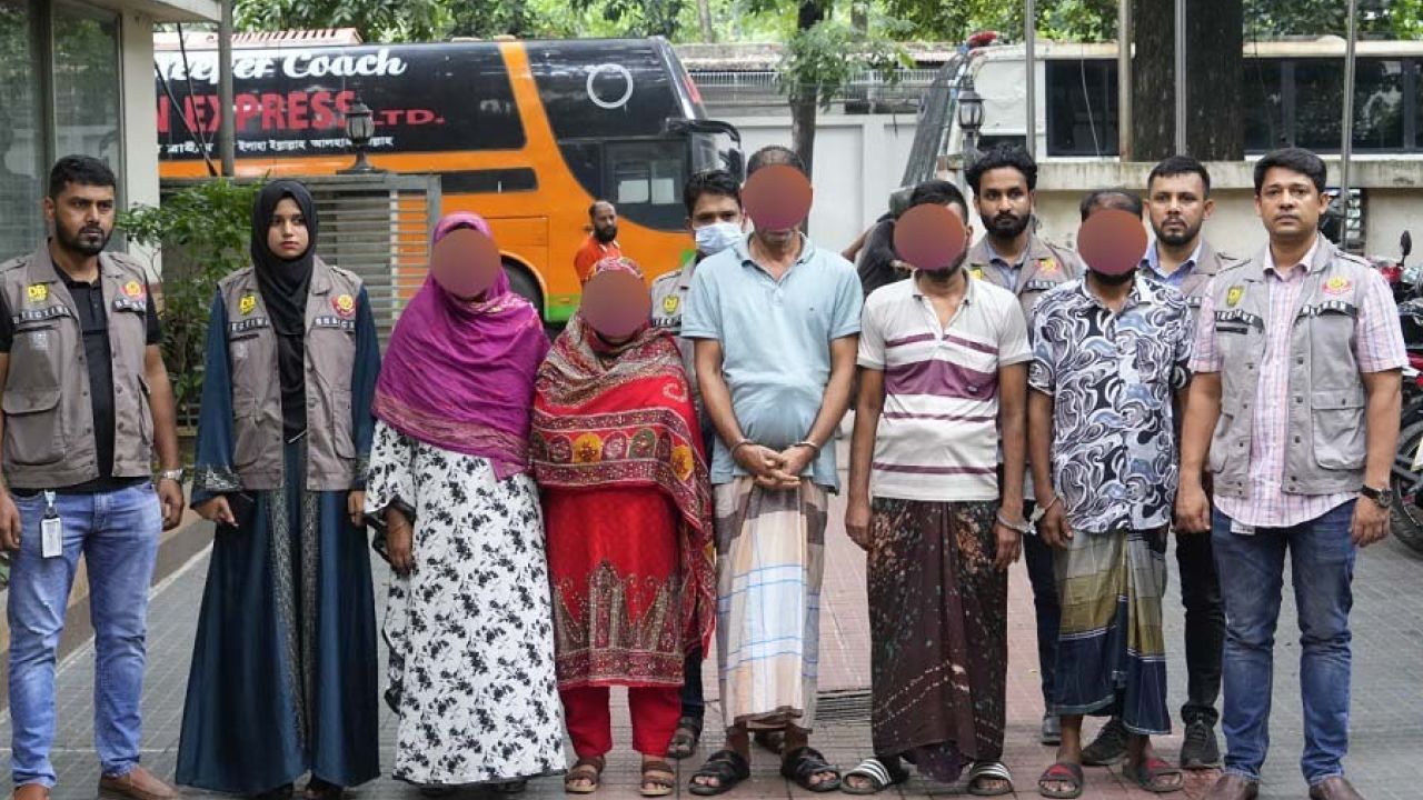 ডিবি পুলিশের জালে 'হানিট্র্যাপ' চক্রের ৫ সদস্য