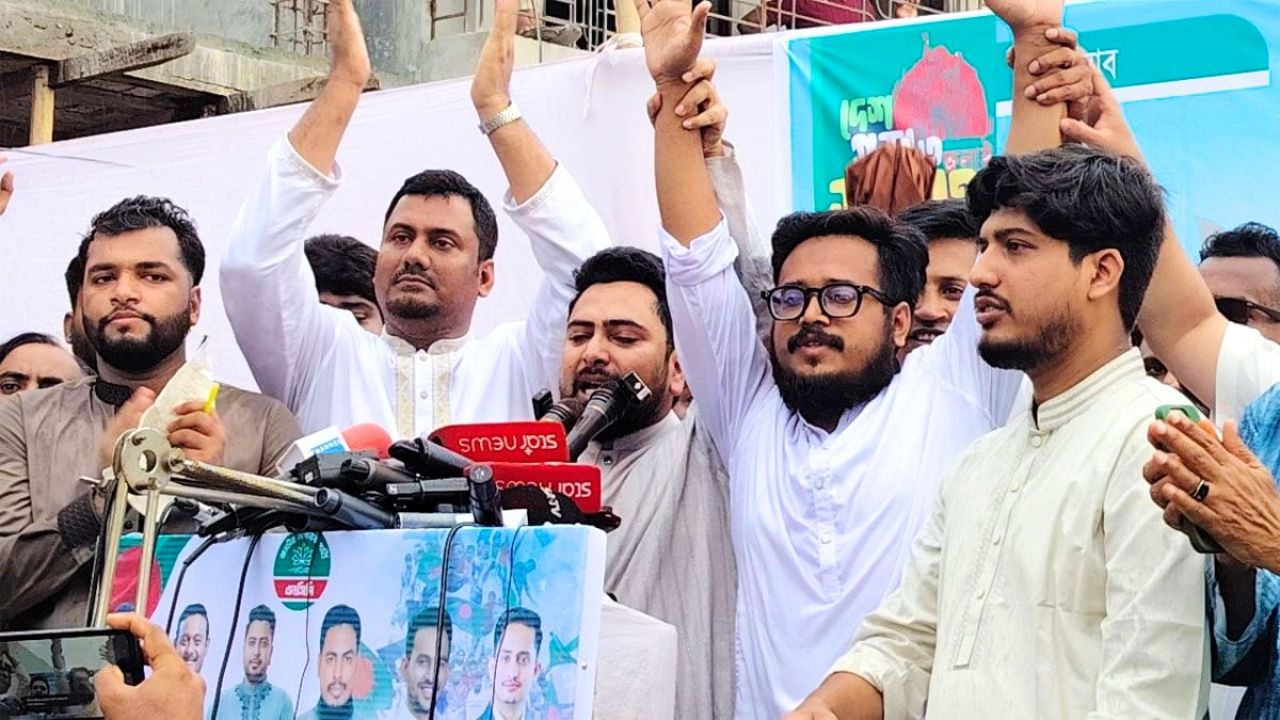 জাতীয়তাবাদের নামে ব্যবসা বন্ধ করুন : নাহিদ ইসলাম
