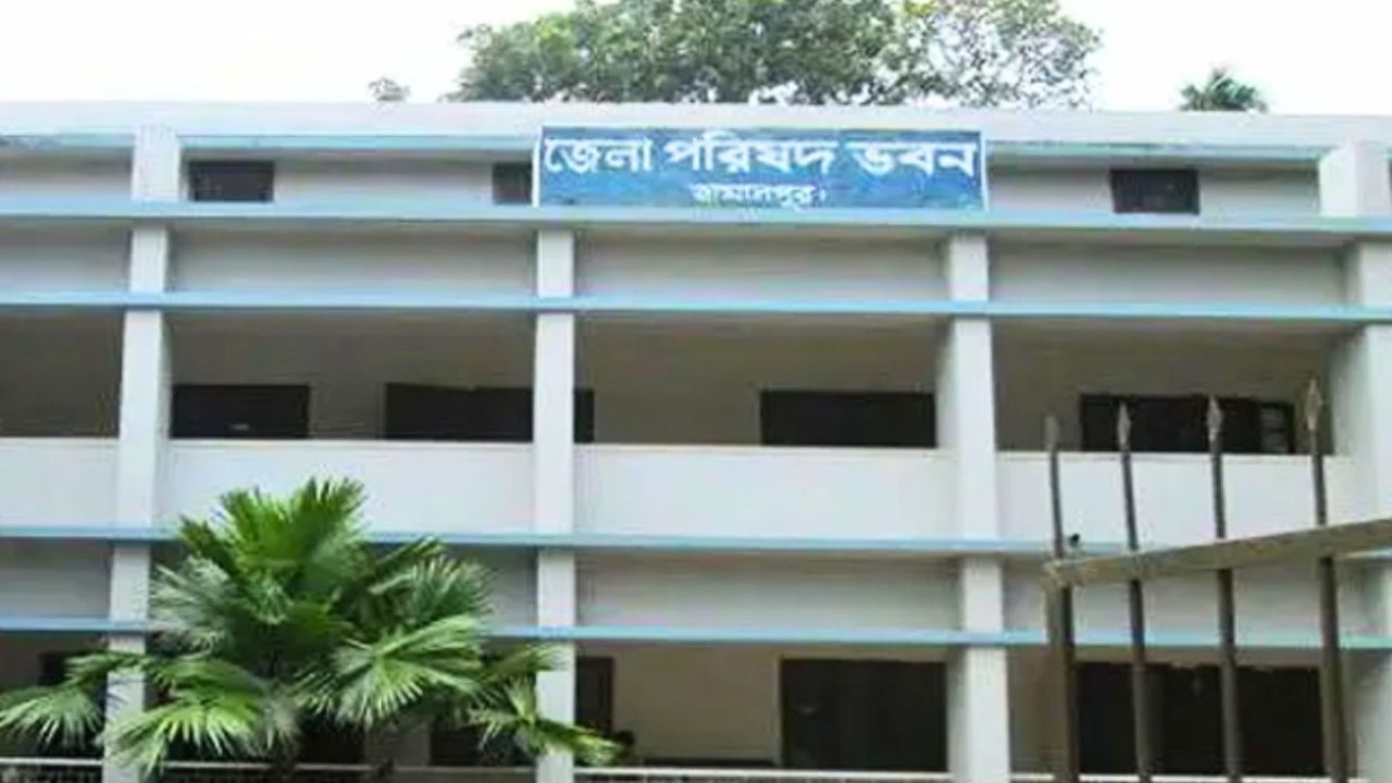 জামালপুর জেলা পরিষদ কর্মকর্তার বিরুদ্ধে গুরুতর অভিযোগ