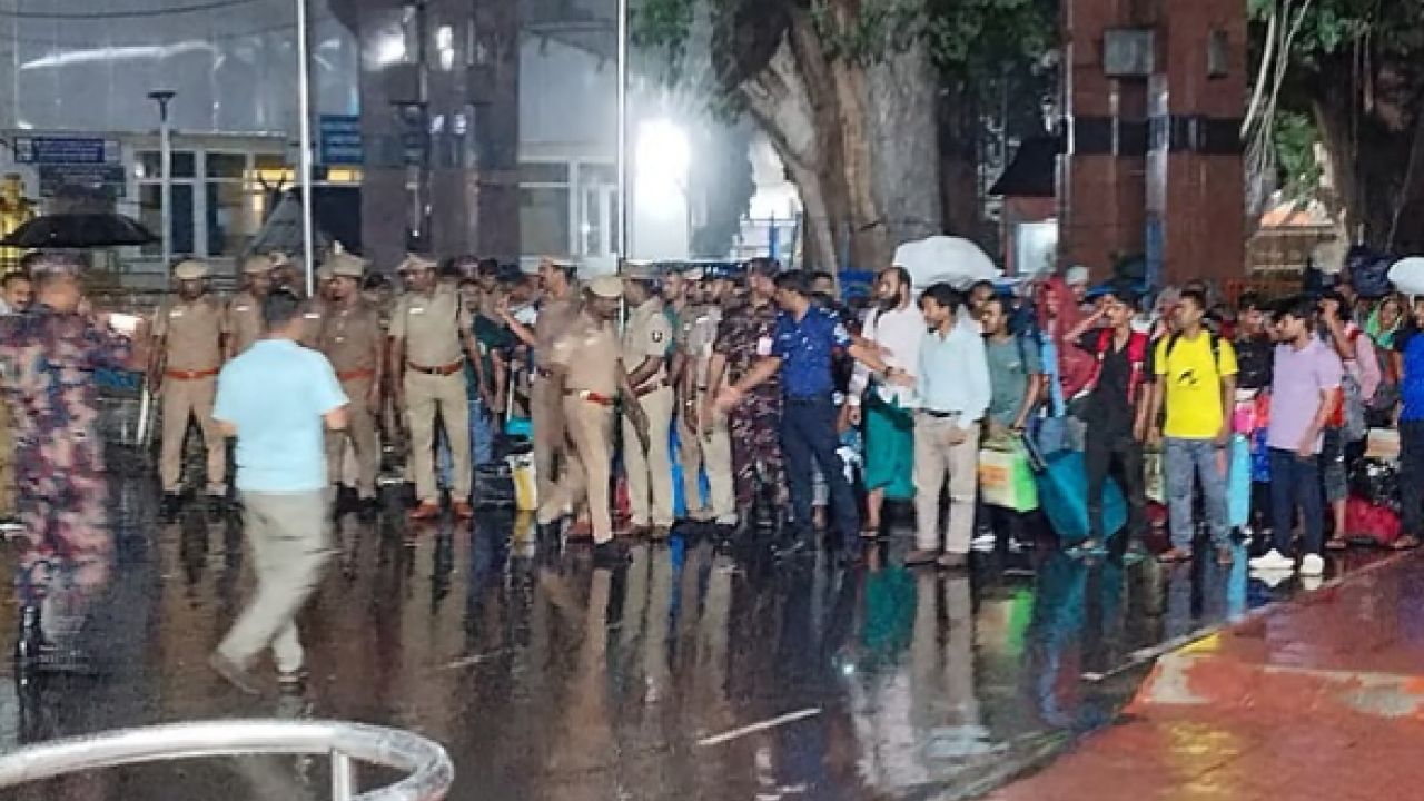 ভারতে কারাভোগ শেষে ট্রাভেল পারমিটে দেশে ফিরলেন ৫০ বাংলাদেশি