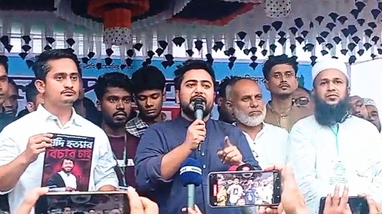 লুটপাটের জন্য ছাত্রজনতা রক্ত দেয়নি : নাহিদ ইসলাম