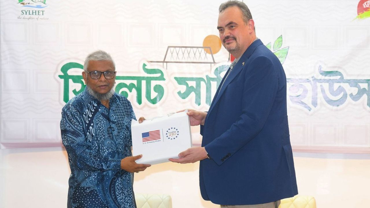 সিলেটে প্রবাসী কল্যাণমন্ত্রীর সঙ্গে মার্কিন রাষ্ট্রদূতের সৌজন্য সাক্ষাৎ