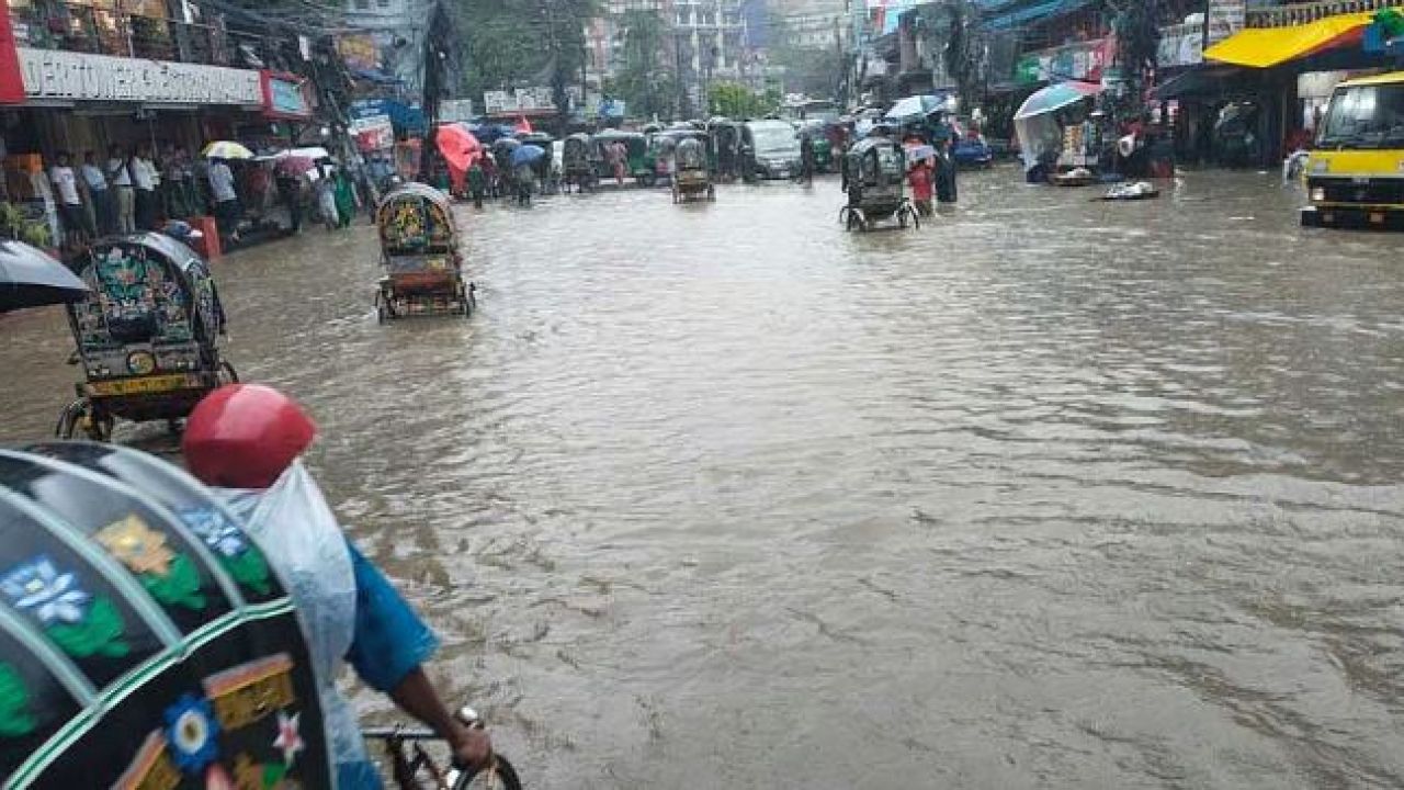 ৪২ বছরের রেকর্ড বৃষ্টি চট্টগ্রামে, ডুবল বহু এলাকা