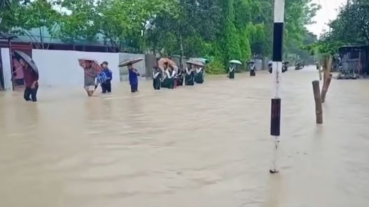 ভারী বর্ষণে চট্টগ্রাম বোর্ডের সব এইচএসসি পরীক্ষা স্থগিত