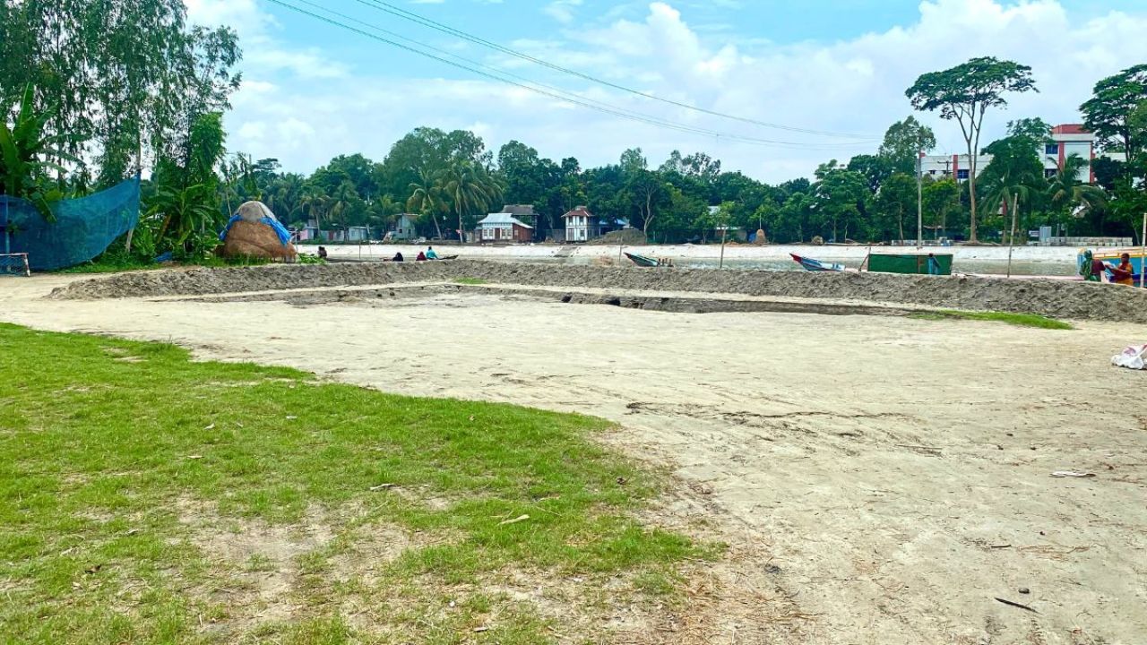লৌহজংয়ে খালের জমি ও খেলার মাঠ দখলের অভিযোগ