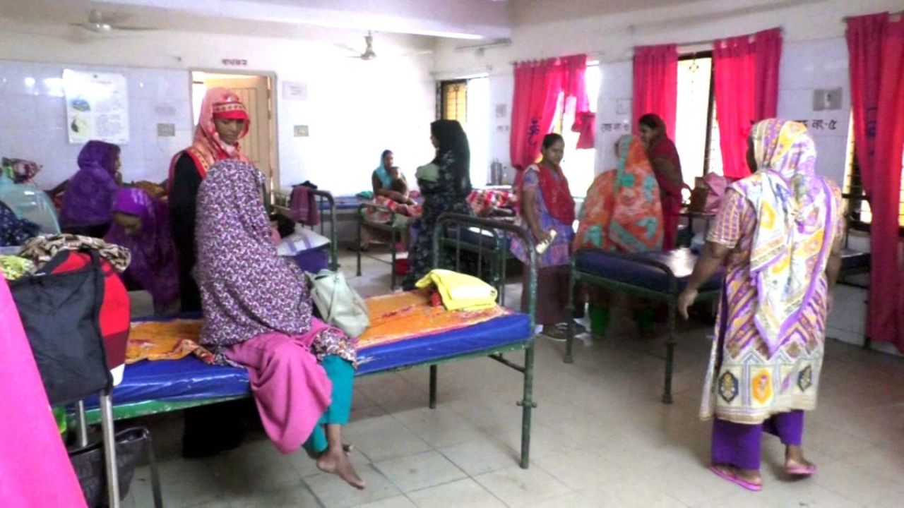 মা ও শিশু হাসপাতালে চরম নৈরাজ্য
