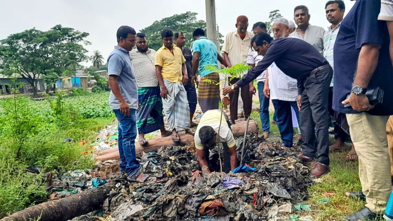 ময়লার ভাগাড় সরিয়ে কীর্তিনাশা তীরে সবুজায়ন