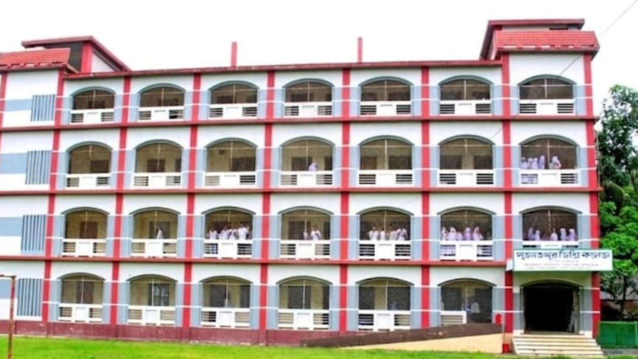 মতলব উত্তরে ৭ এইচএসসি পরীক্ষার্থী বহিষ্কার, ৫ শিক্ষককে অব্যাহতি