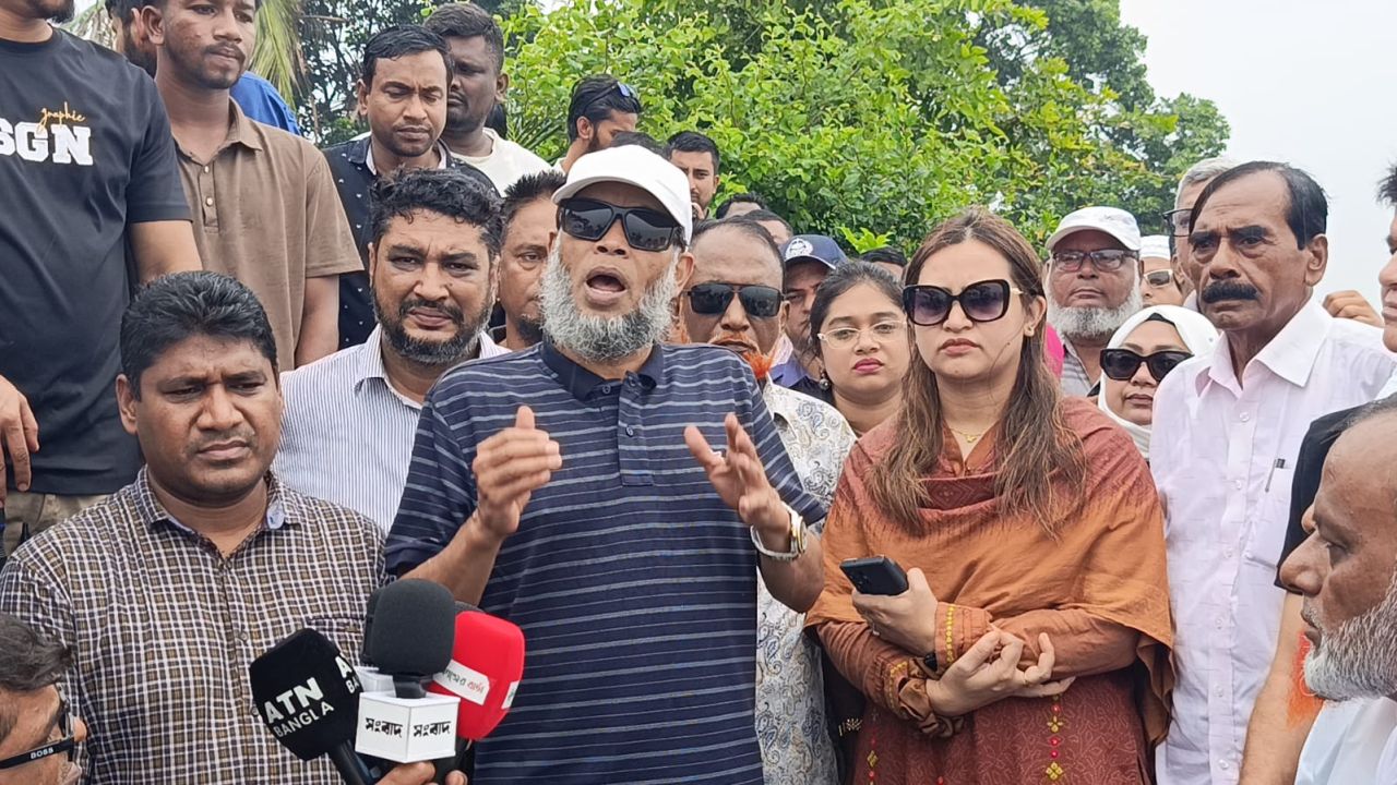 ইসমানিরচরে নদী ভাঙন, জিও ব্যাগ বসানোর প্রতিশ্রুতি এমপি রতনের