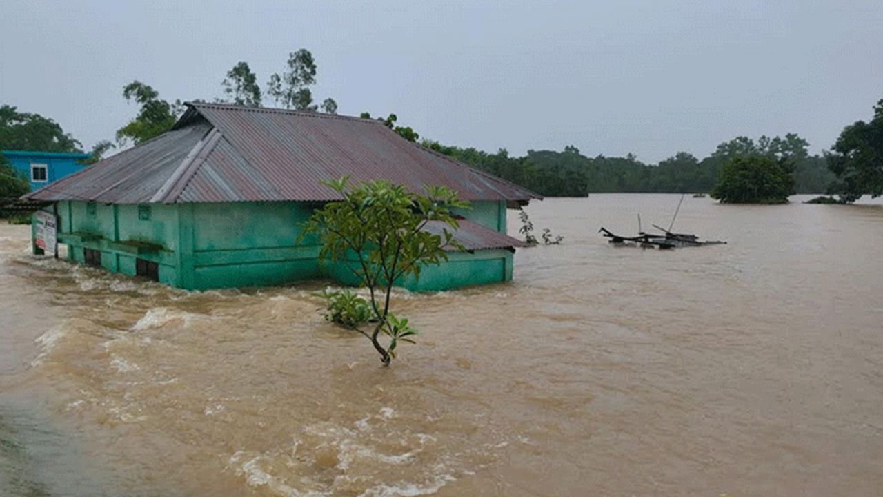 ভারি বৃষ্টির ফলে ৪ বিভাগে বন্যার শঙ্কা