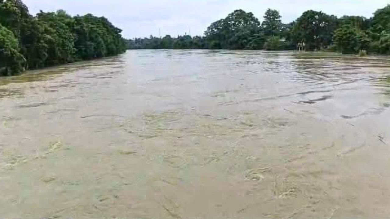 ফেনীতে তিন নদীর পানি বৃদ্ধি, বাঁধ ভাঙার আশঙ্কায় নির্ঘুম রাত