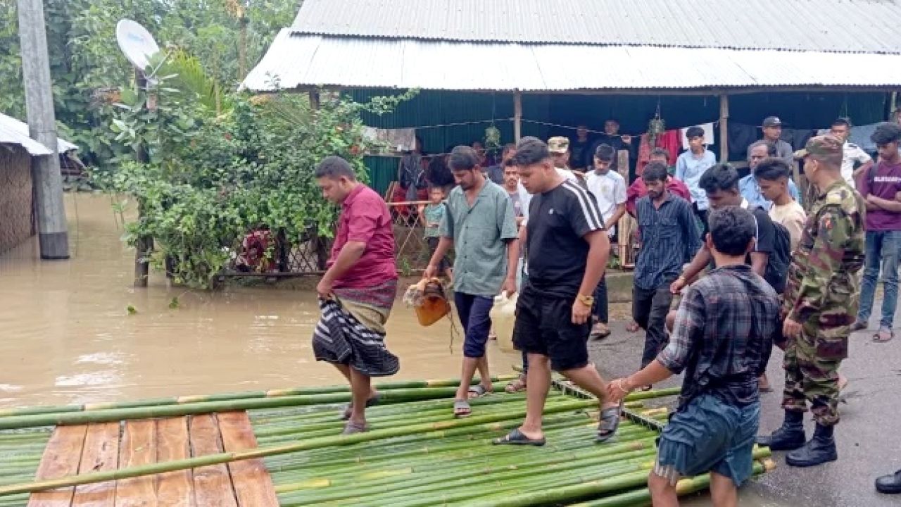 সেনাবাহিনীর সহায়তায় সাজেক ছাড়লেন আরো ৩১১ পর্যটক
