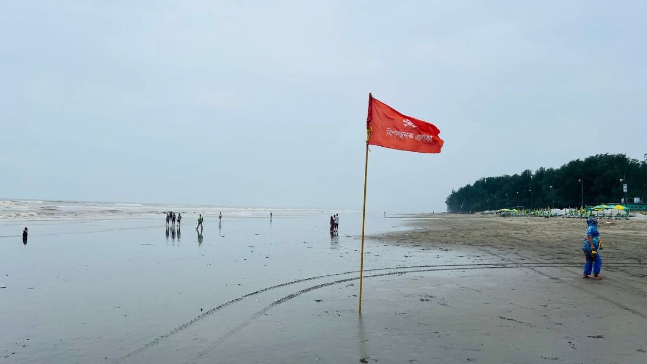 কক্সবাজার সৈকতে ভেসে এল খণ্ডিত মরদেহ