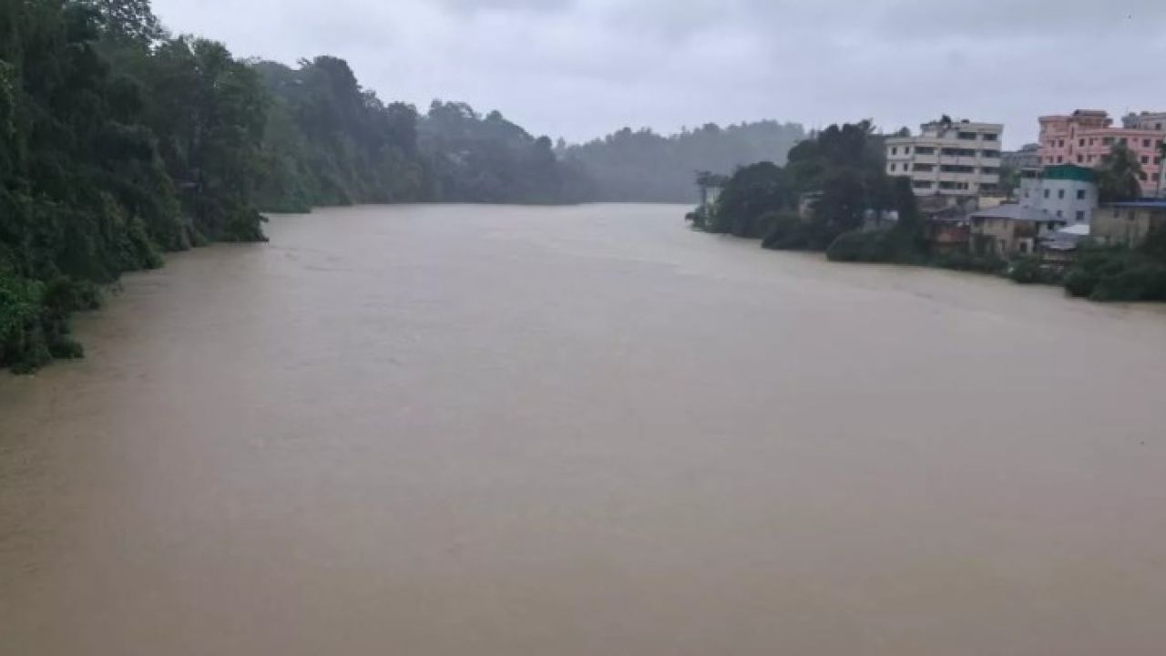 পানি বাড়ছে পূর্বাঞ্চলের ৫ নদীতে, বিপৎসীমায় ৯ স্টেশন
