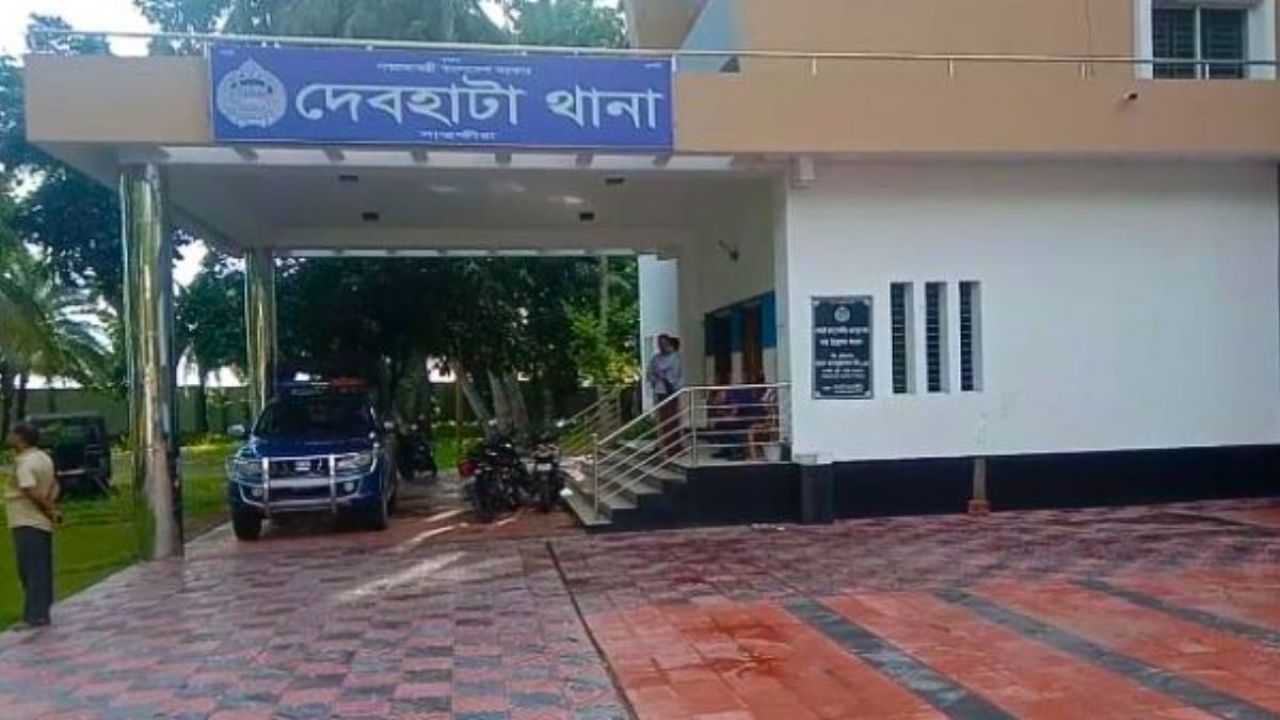 দেবহাটায় বিদেশফেরত নারীর ঝুলন্ত মরদেহ উদ্ধার