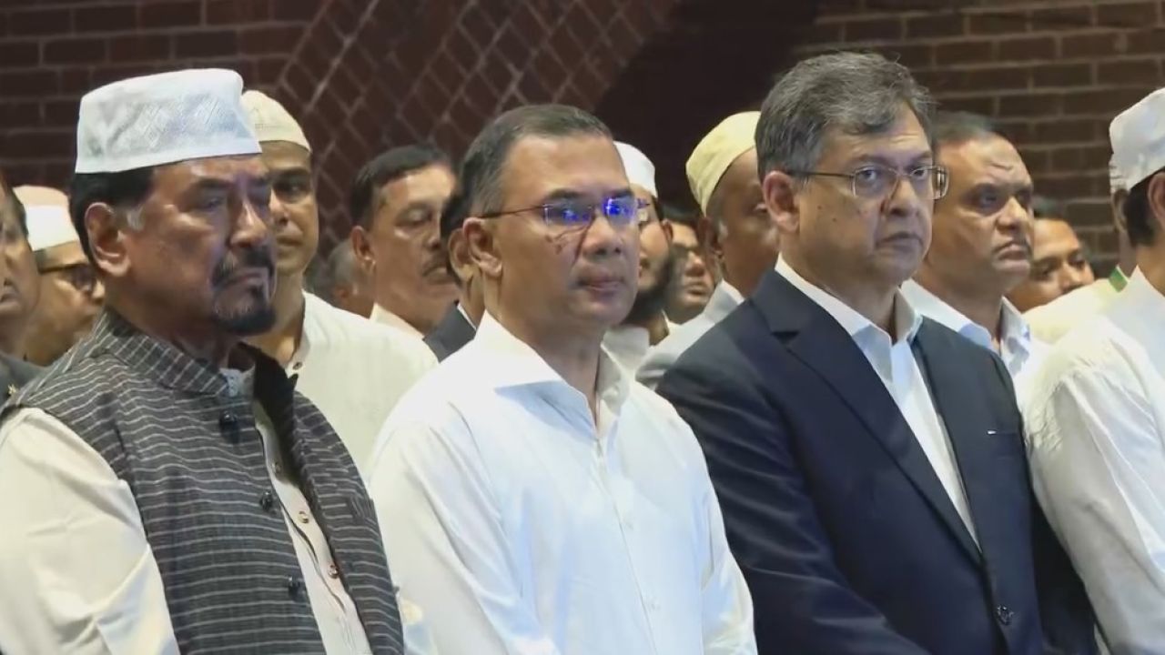 জমির উদ্দিন সরকারের জানাজায় প্রধানমন্ত্রী, সংসদ চত্বরে দাফন