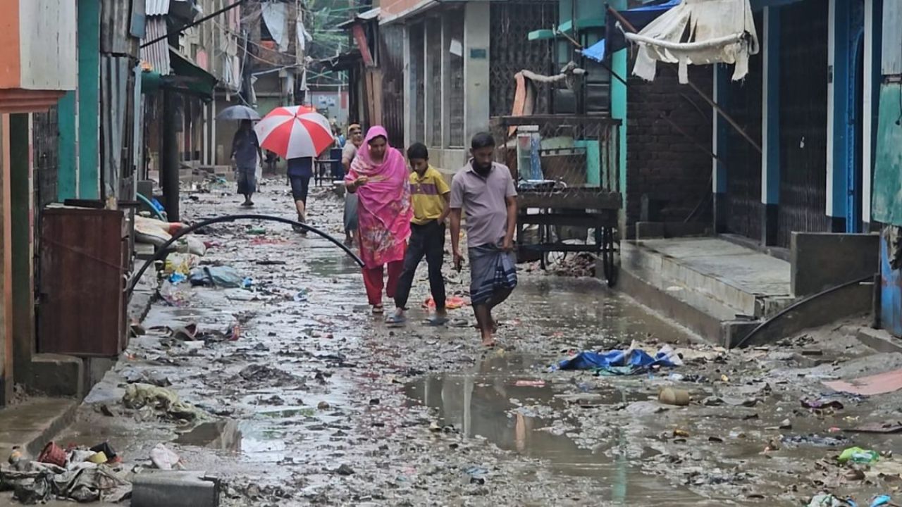 বান্দরবানে পানি কমলেও কাটছে না জনদুর্ভোগ