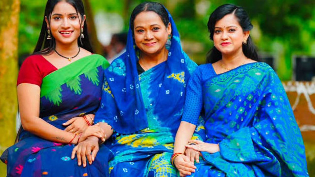 দুই মেয়েকে নিয়ে শম্পা নিজামের ‘বাপের বাড়ি শ্বশুর বাড়ি’