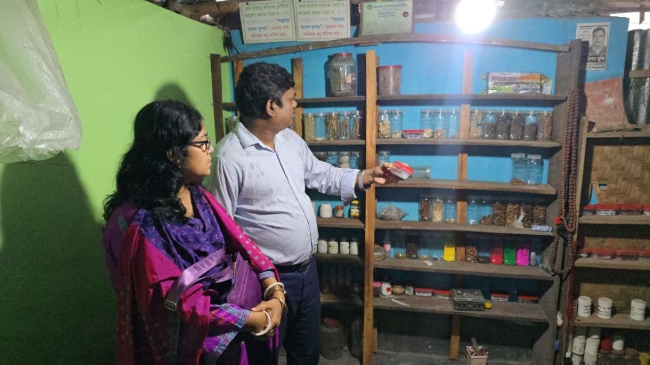 ঝাড়ফুঁকের নামে প্রতারণা, ধরা পড়লেন কবিরাজ