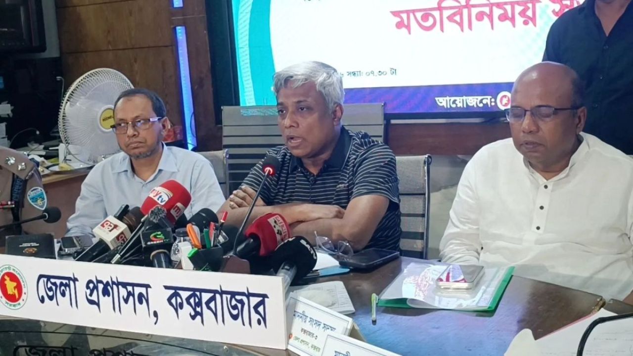 নামছে পানি, বাড়ছে ক্ষত: কক্সবাজারে বন্যায় ৩২ মৃত্যু