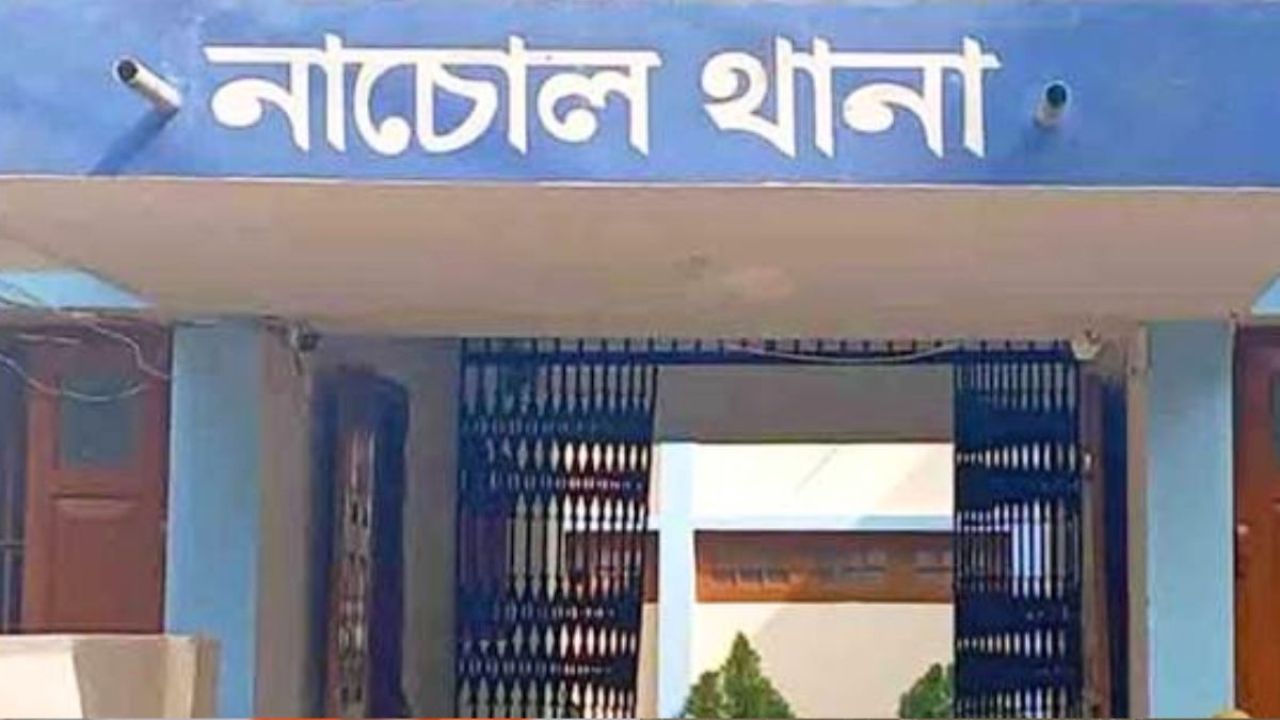 ওসির চেয়ারে বসা ‘এআই’ ছবি ভাইরাল, নাচোলে কিশোর গ্রেপ্তার