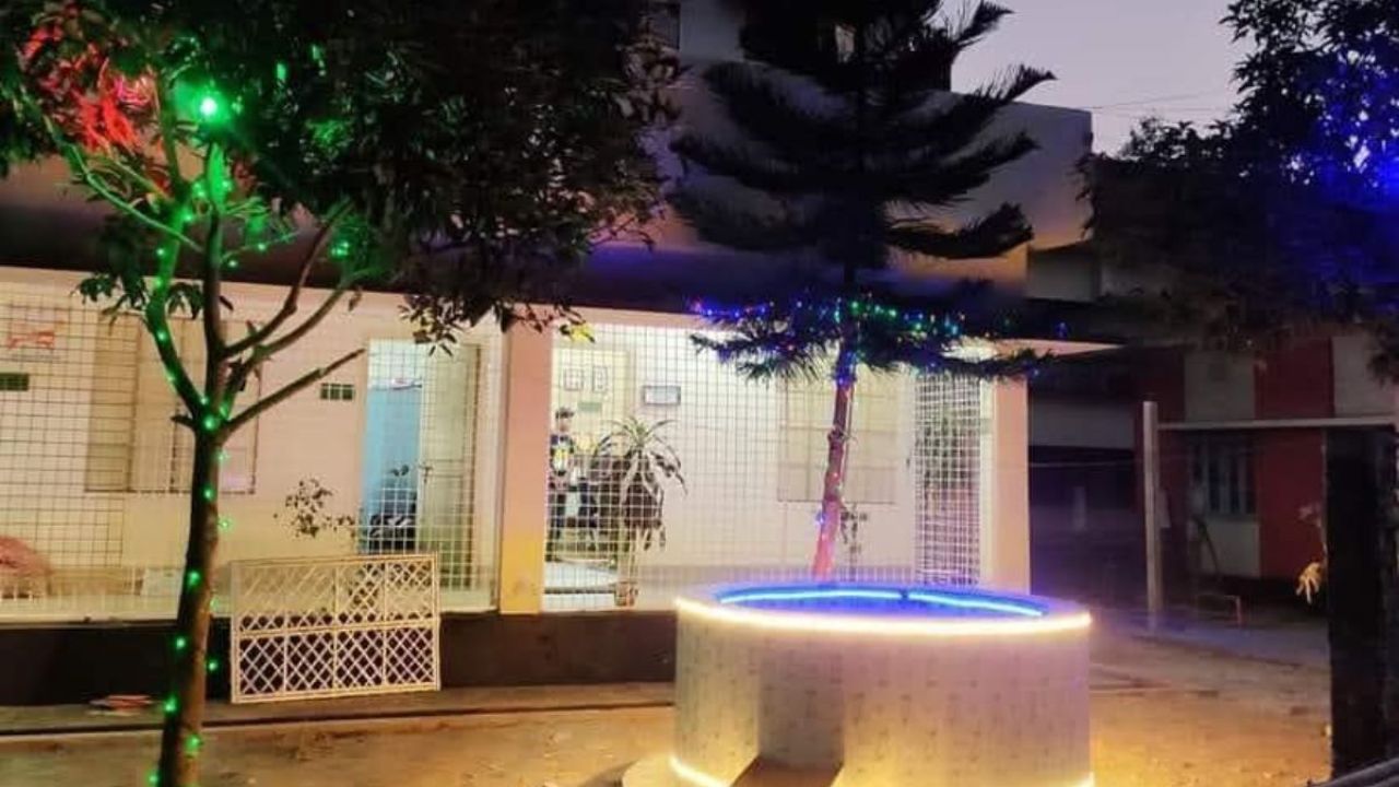 তালা না ভেঙে এসিল্যান্ড অফিসে চুরি