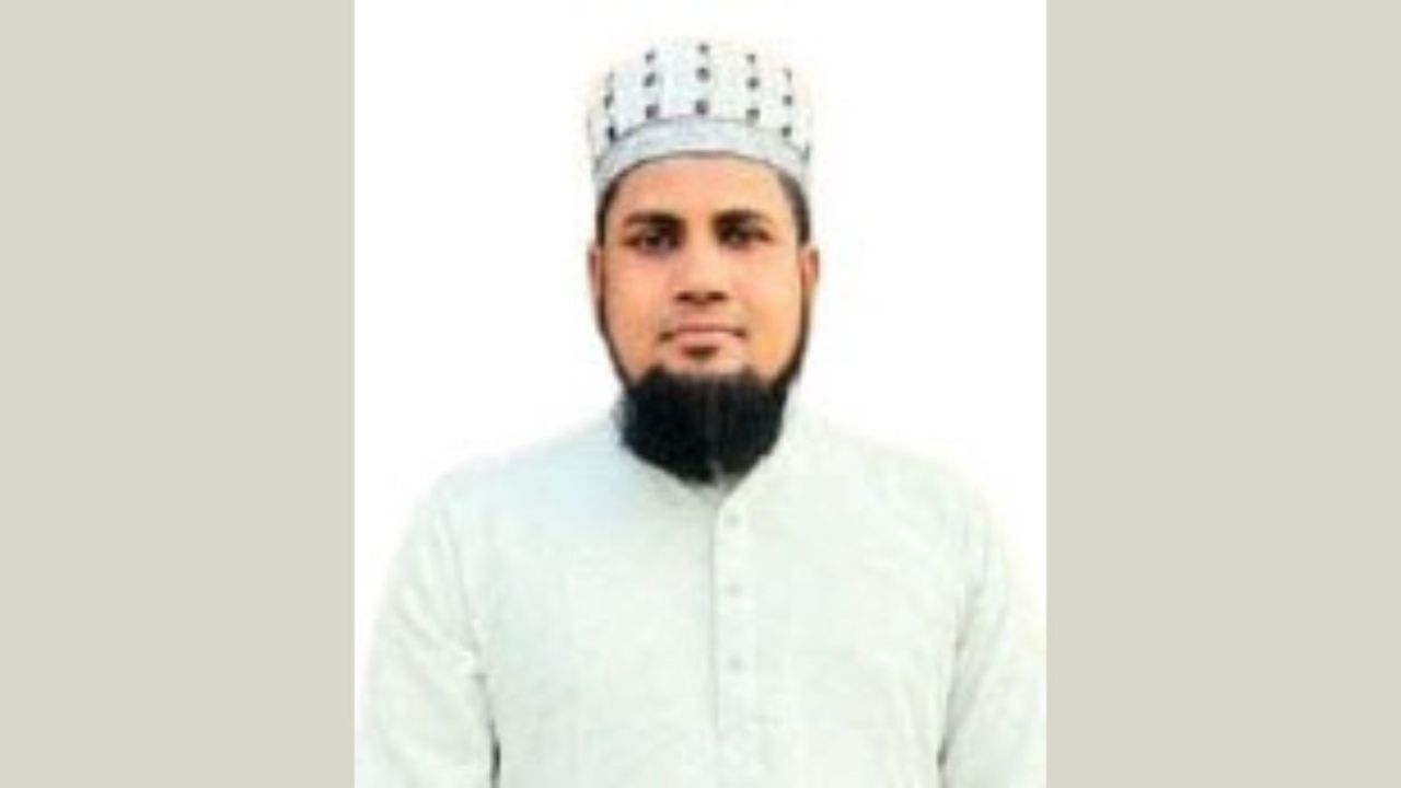 সরকারি আদেশ তোয়াক্কা করেন না এই অধ্যক্ষ
